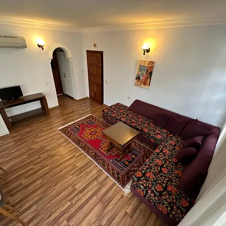 Pasha - Floor Lejlighed