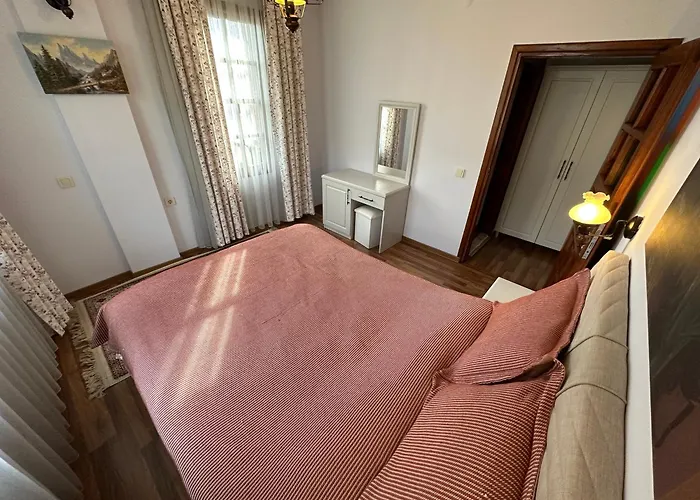 Pasha - Floor Lejlighed *